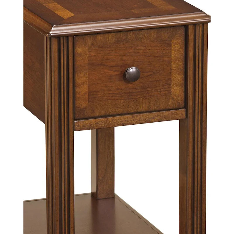 Table d'appoint de chaise avec 1 tiroir et étagère inférieure ouverte, marron