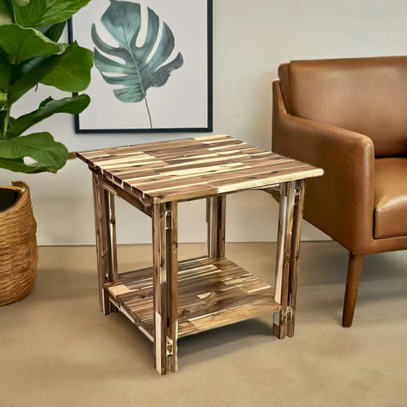 Table d'appoint architecturale en bois d'acacia avec étagère