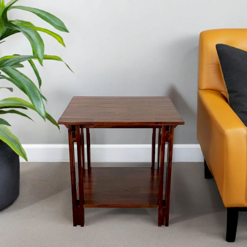 Table d'appoint architecturale en bois d'acacia avec étagère